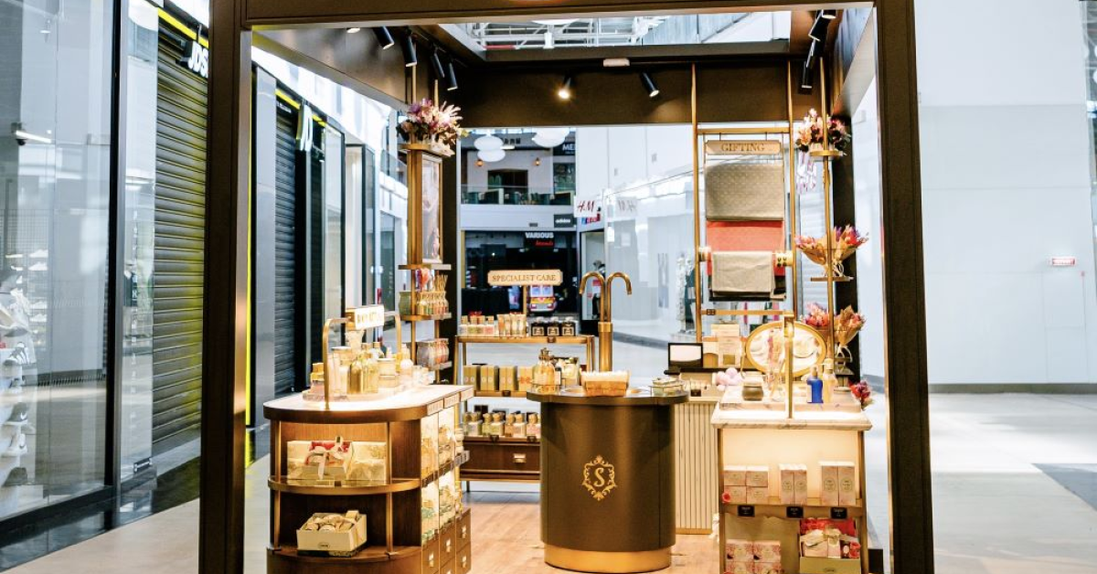 ”Insula„ Sabon din Craiova s-a mutat la parterul Promenada Mall 