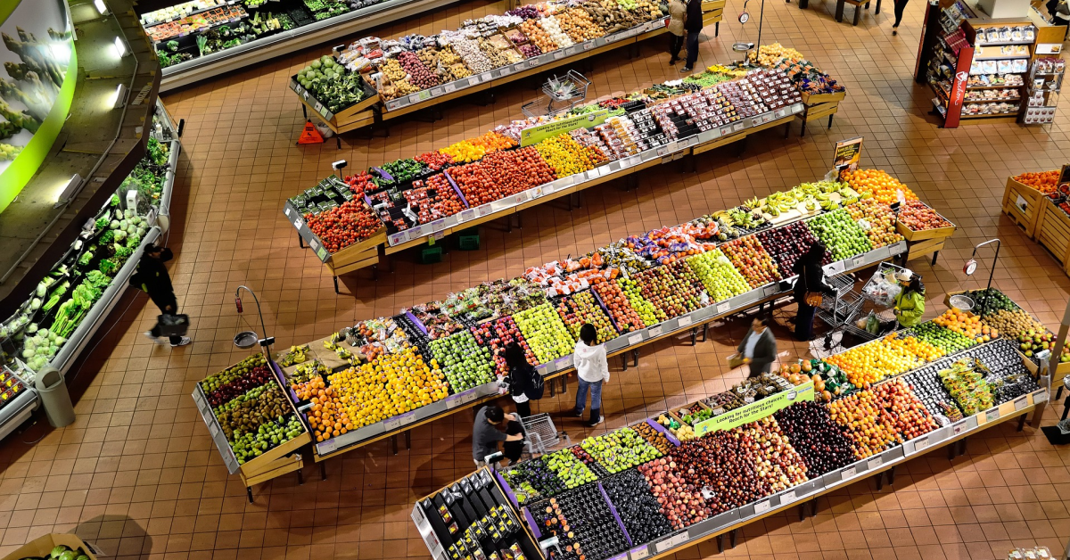 Asociația Marilor Rețele Comerciale din România: Comerțul alimentar riscă să fie copleșit de un val nesfârșit de reglementări excesive și nejustificate