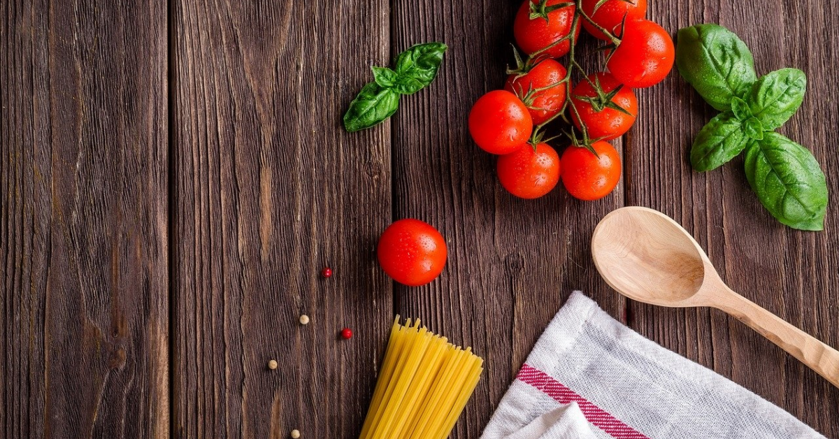 STUDIU Mâncatul pe timp de pandemie: 9 din 10 români au gătit, în timp ce numai 2 din 10 au comandat mâncare