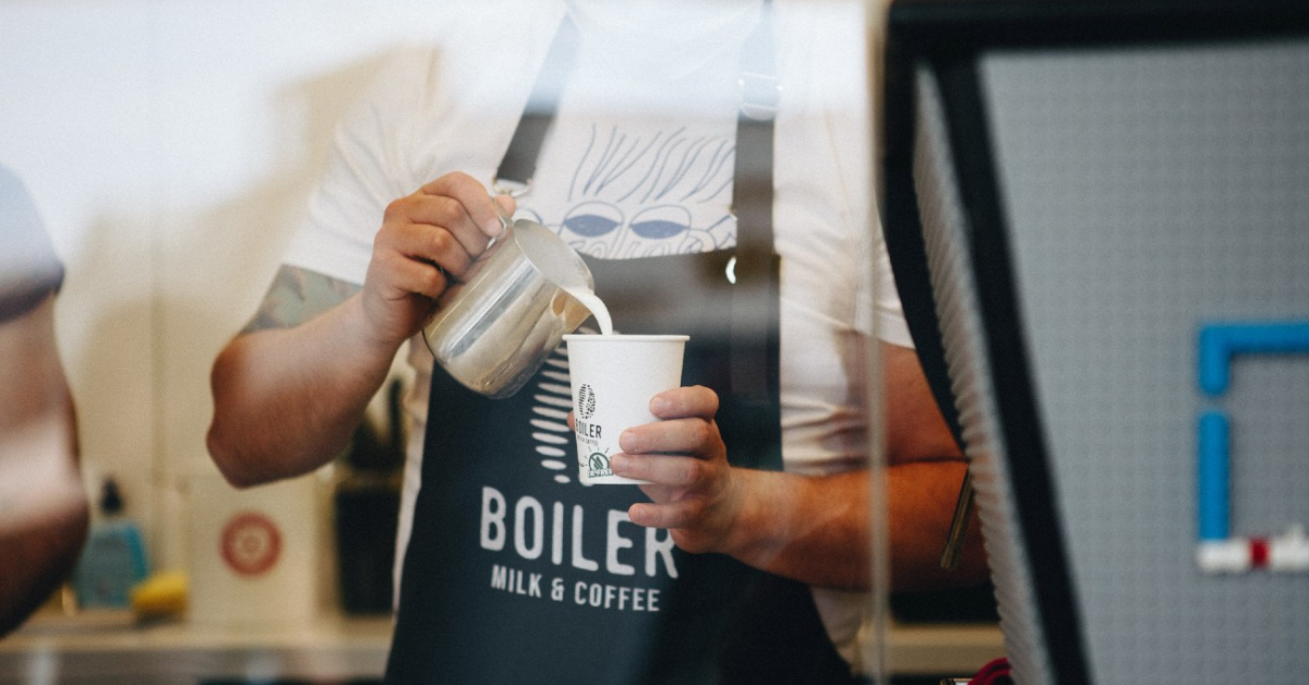 Boiler Milk&Coffee: 18 metri pătrați pentru cafea, un business deschis în pandemie și un cartier pus în mișcare