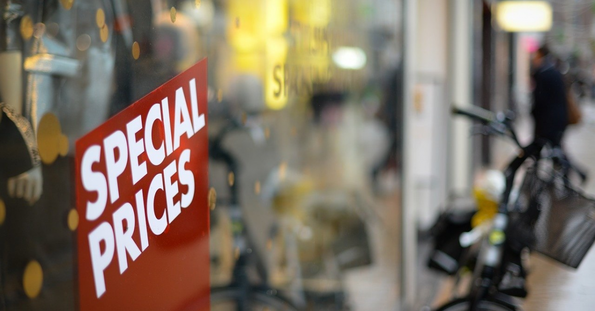 Magazinele, obligate să afișeze la reduceri care a fost cel mai mic preț din ultima lună