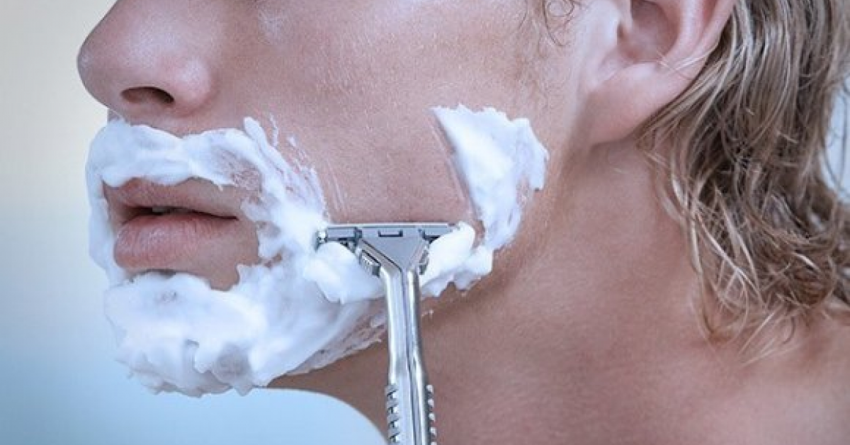 After shave vs. balsam dupa ras - sfaturi pentru ingrijirea tenului barbatilor