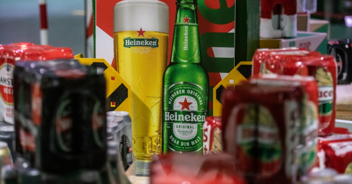 Heineken reduce cu până la 6.000 de locuri de muncă. Ce se întâmplă cu gigantul olandez