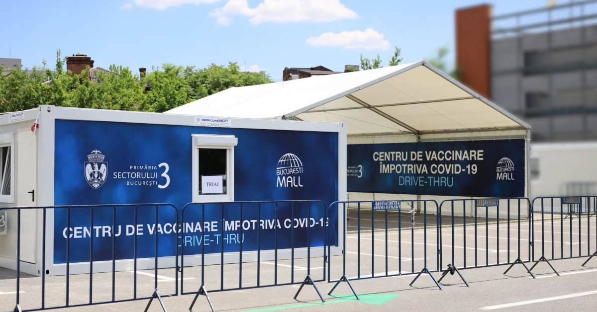Vaccinare anti-Covid-19 cu serul Pfizer în centrele comerciale București Mall-Vitan și Plaza România