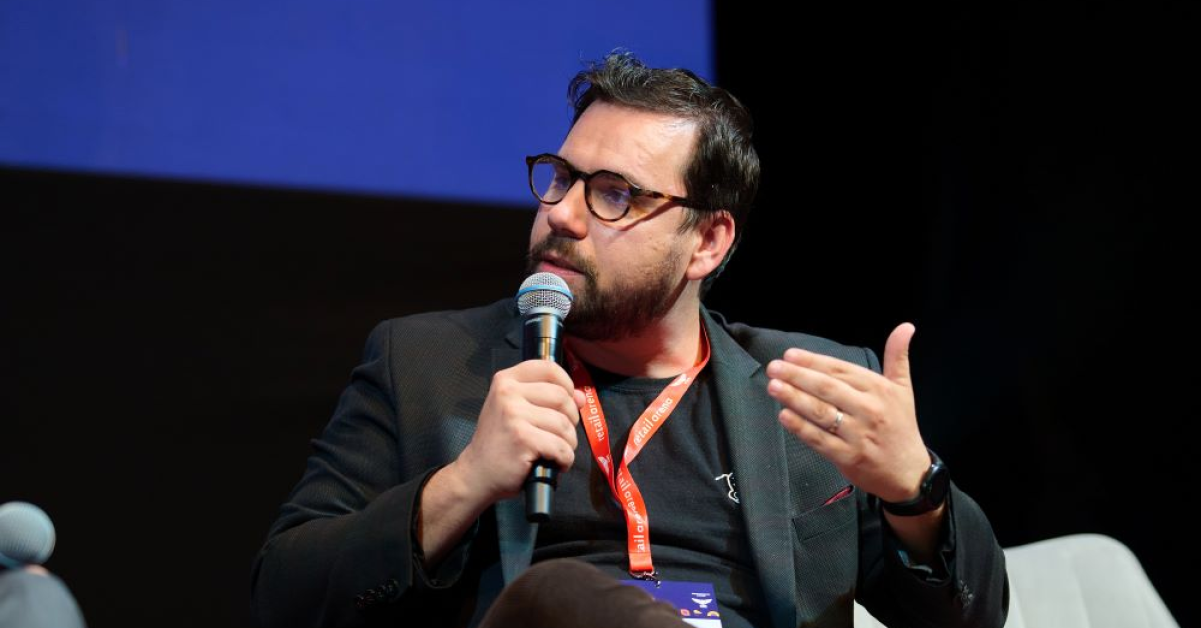 retailArena 2024 | Dragoș Smeu, fondator Mavericks, sfat pentru retaileri: Costul unui client deja existent e mult mai mic decât costul unuia nou