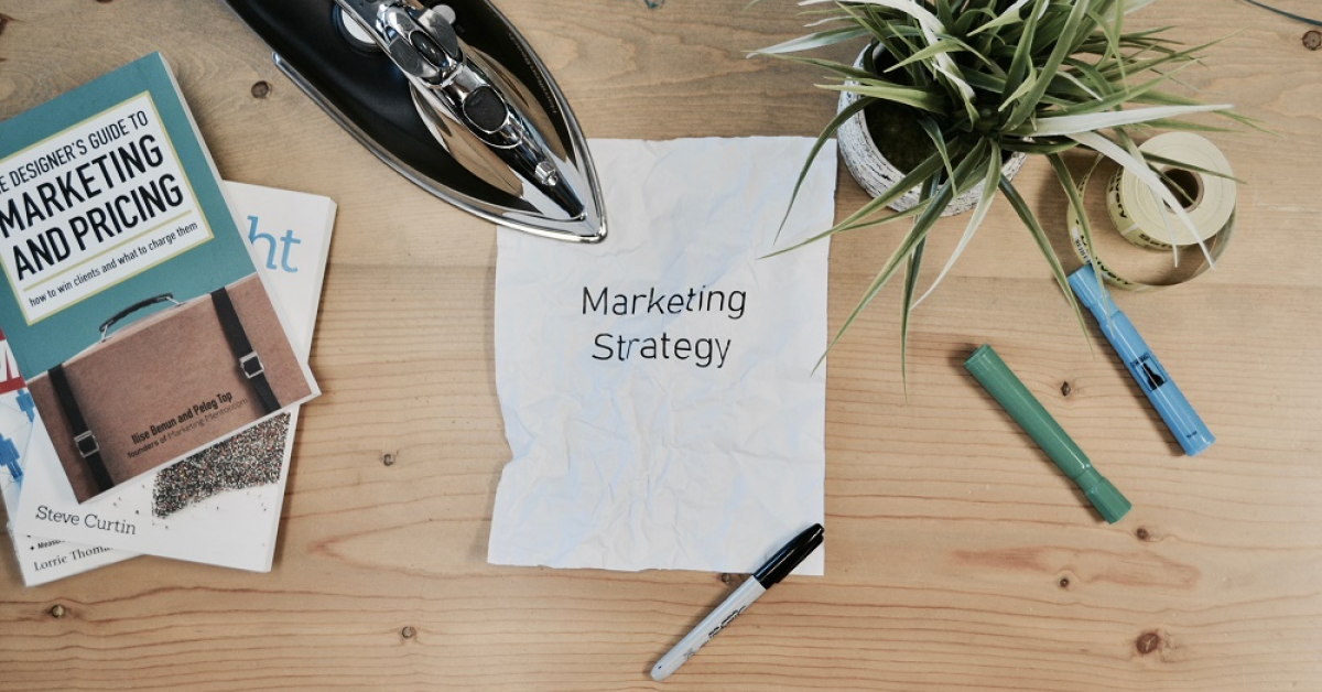 Studiu Deloitte: companiile au redirecționat aproape jumătate din bugetele de marketing către rețelele de socializare și dispozitivele mobile în timpul pandemiei de COVID-19