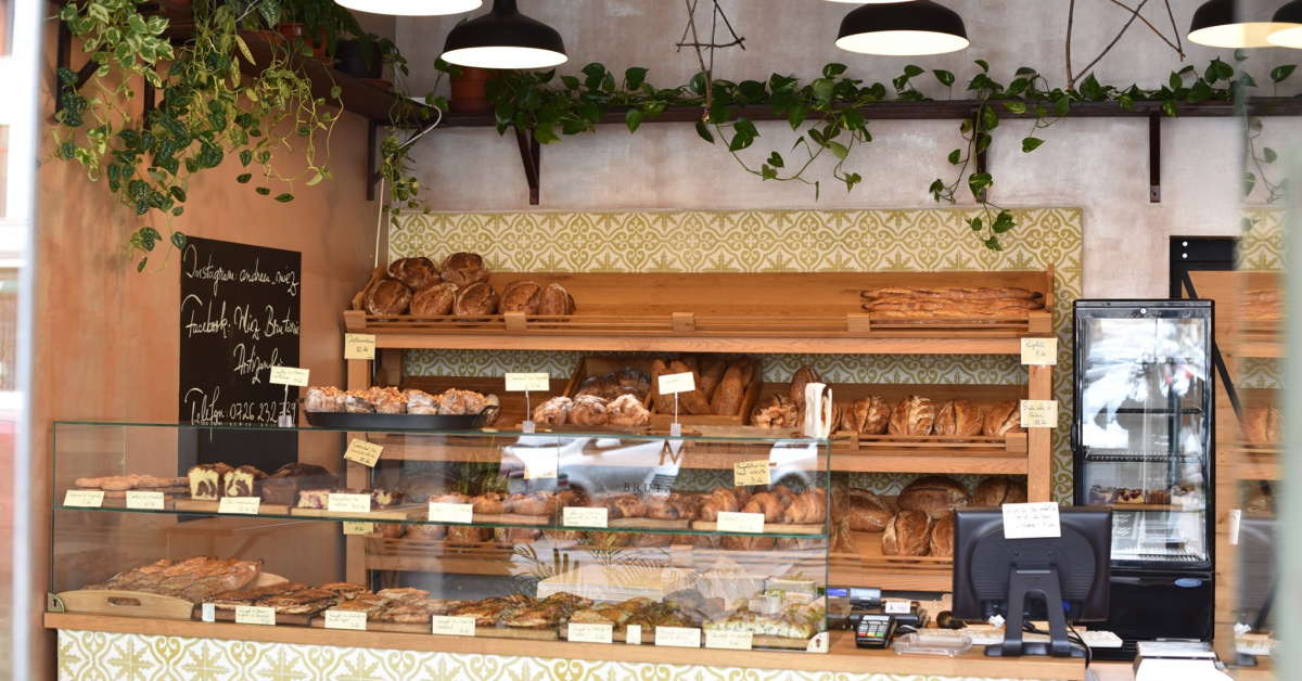 Magazine locale pentru comenzi de produse românești: băcănii și brutării cu livrare de mâncăruri și băuturi tradiționale