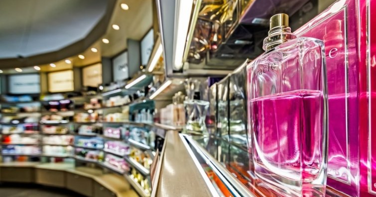 Douglas deschide cea mai mare parfumerie din Romania