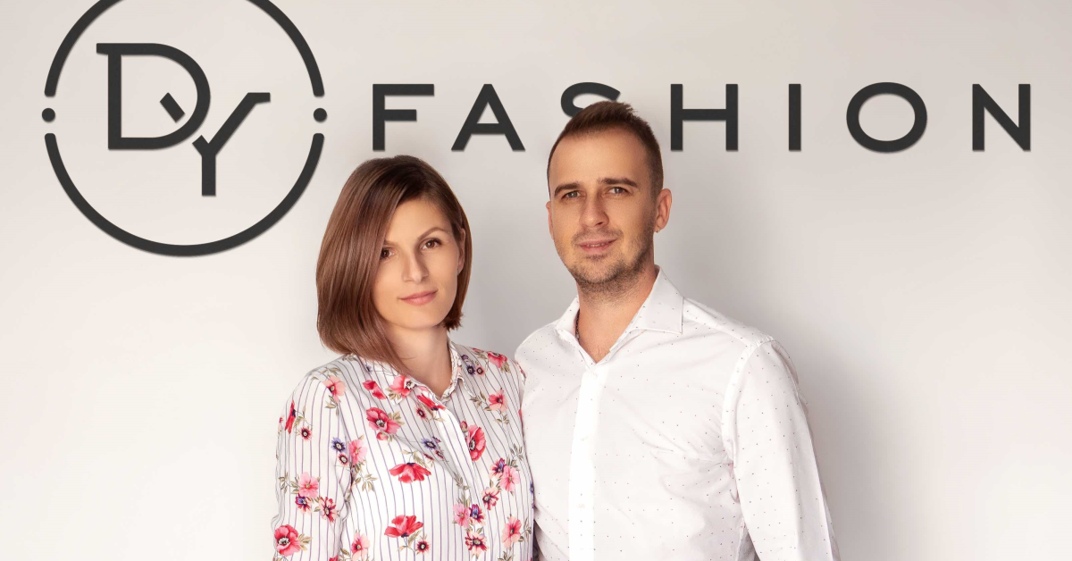 Rochiile de ocazie, la mare căutare: creștere de 15% pentru magazinul online românesc DY Fashion