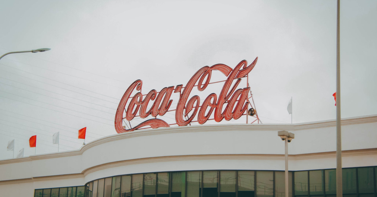 Acțiunile Coca Cola sunt în scădere din cauza expunerii pe piețele din Rusia și Ucraina