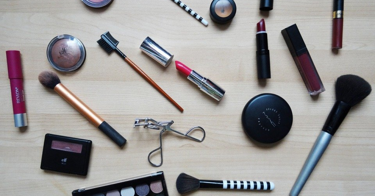 Producatori cosmetice: Avon ramane lider in topul la vanzari