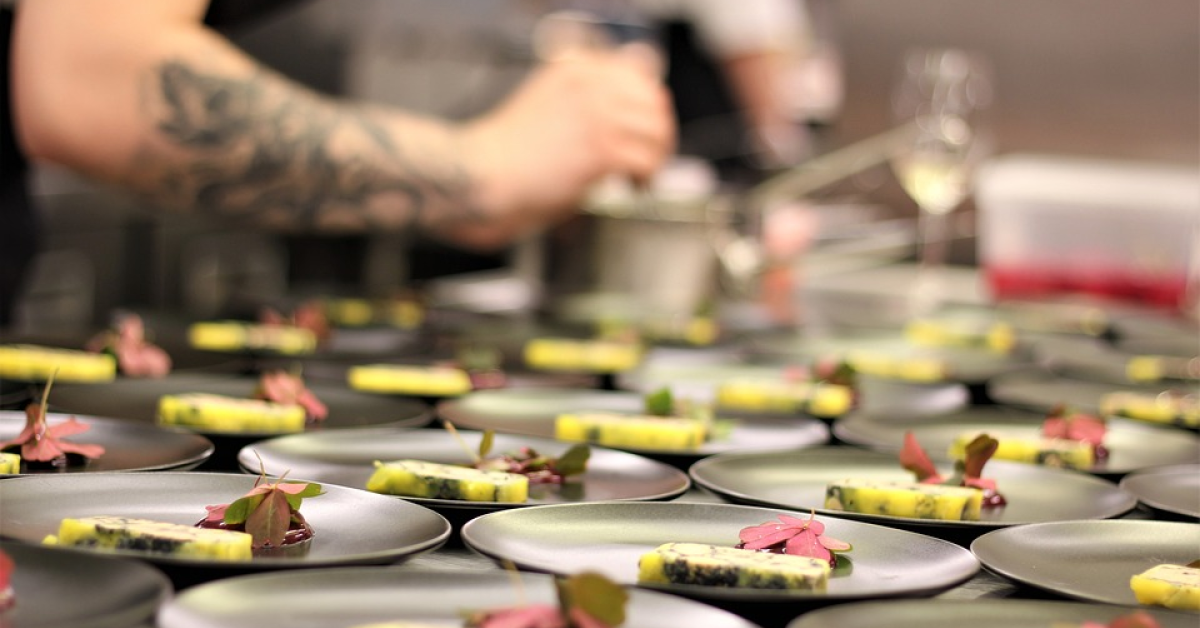 Francezii se așteaptă la prețuri record la foie gras de sărbători. Care ar putea fi costul prepatului