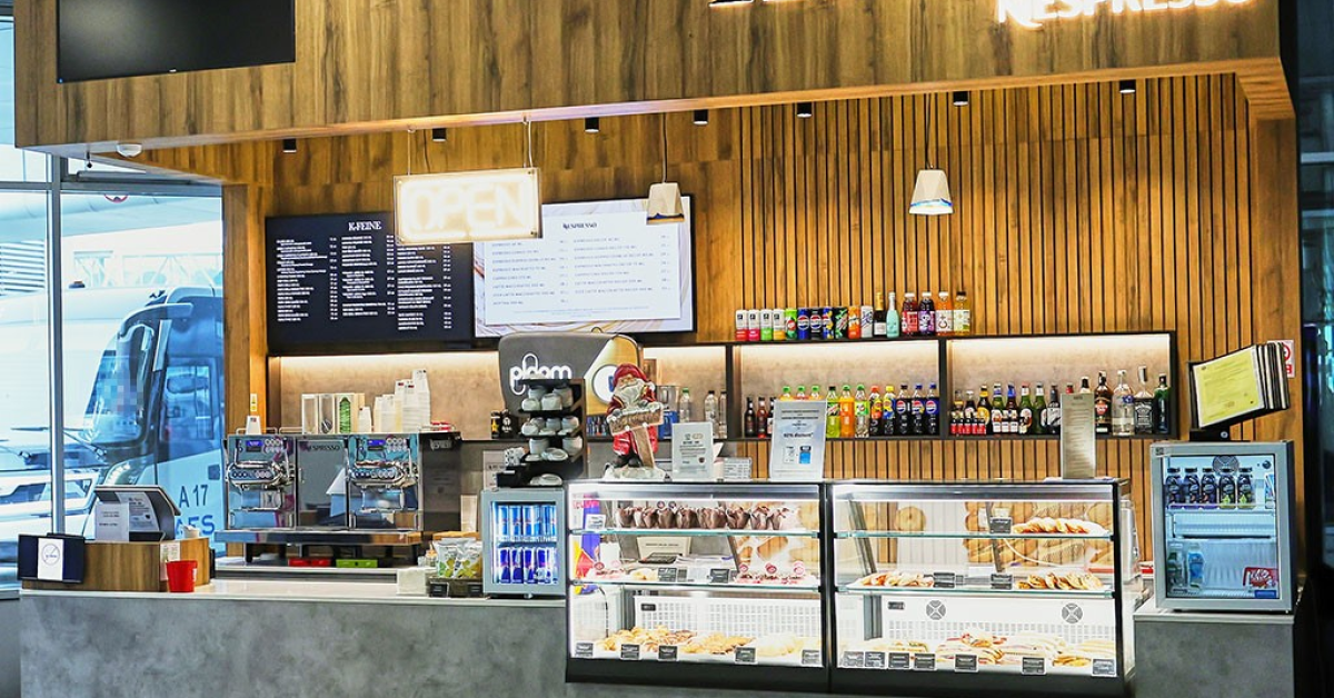 FOTO | Noi branduri în zona de Food Court din Aeroportul Henri Coandă: ce produse noi găsim