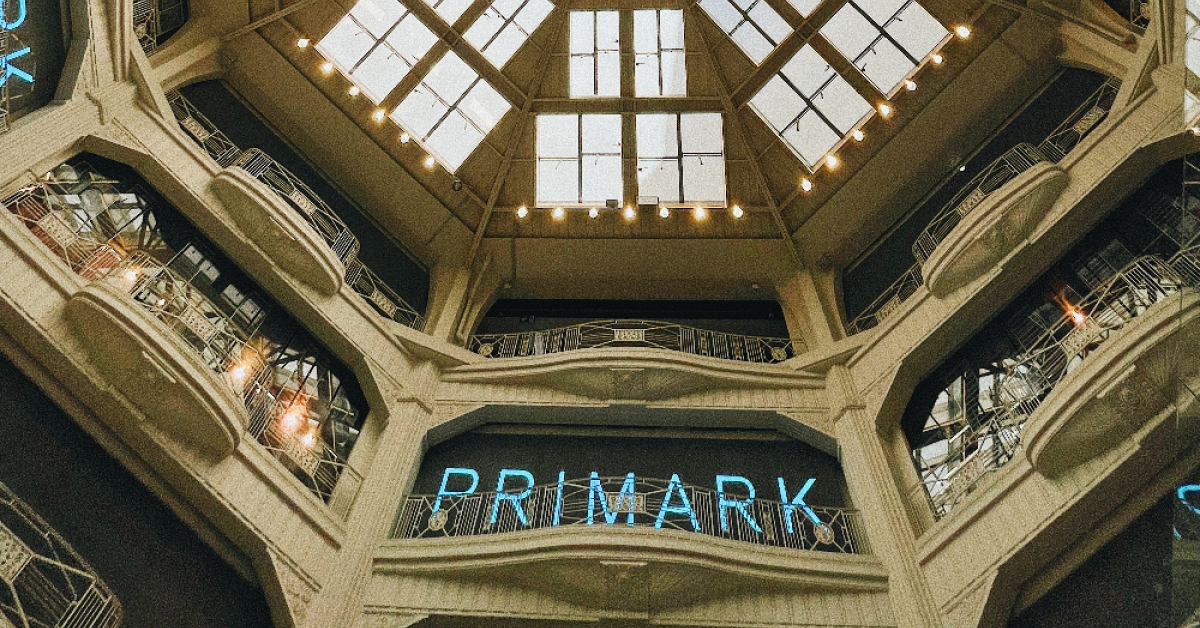 An dificil pentru sectorul fast-fashion. Ce vânzari a înregistrat Primark  