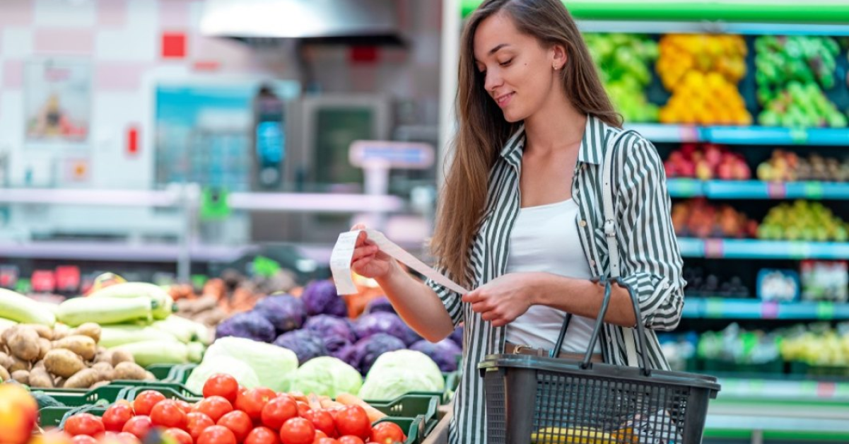 Retailerii europeni avertizează că nerezolvarea crizei din Marea roșie ar putea provoca noi scumpiri la haine și alimente 