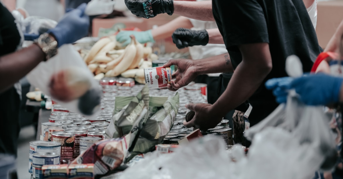 Cozi la Băncile de Alimente din Marea Britanie. Cererea de produse a crescut în ultima lună, pe fondul problemelor la nivel național și internațional