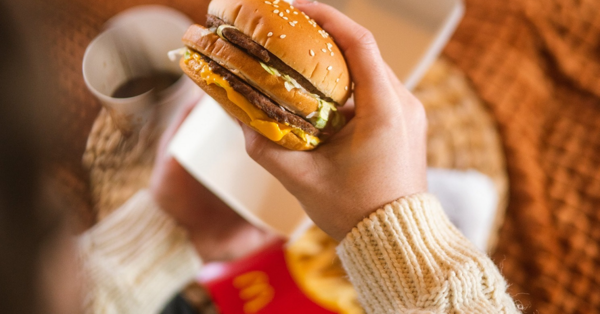 McDonald`s întrece așteptările și raportează vânzări mai mari ca înainte de pandemie