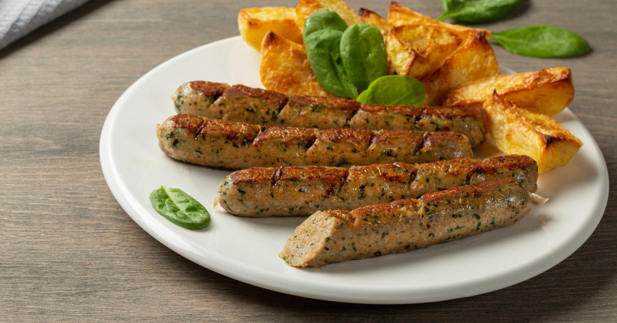 Producătorul Verdino lansează o gamă nouă de cârnați și chifteluțe plant-based și începe exporturile în Marea Britanie și Germania