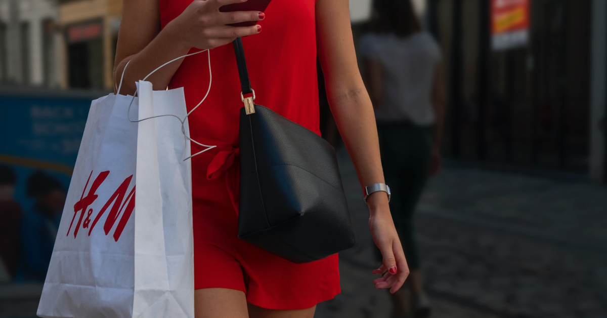 H&M dă viață personajelor clasice Disney printr-o nouă colecție urbană