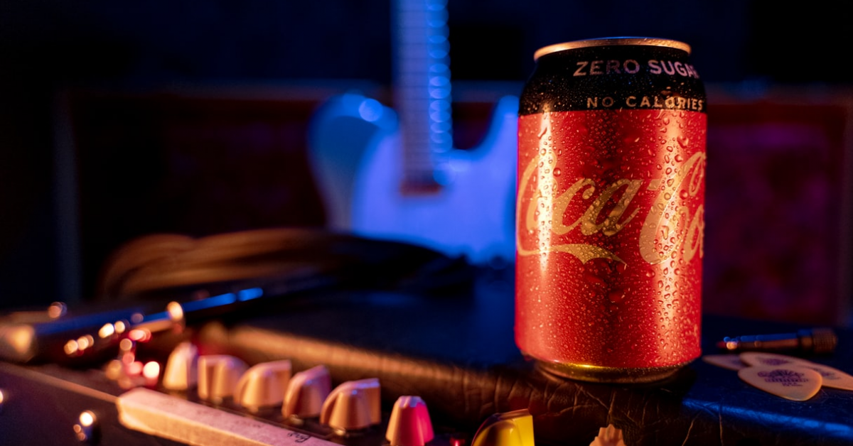 Coca-Cola lansează campania „Open Up Playlist” pentru aniversarea a 30 de ani pe piața locală