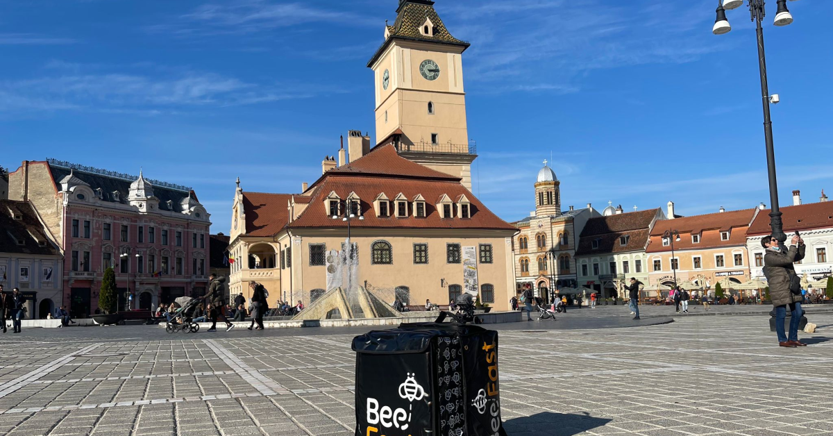 BeeFast se extinde în noi orașe, crește tarifele de curierat și vizează o dublare a cifrei de afaceri în 2022