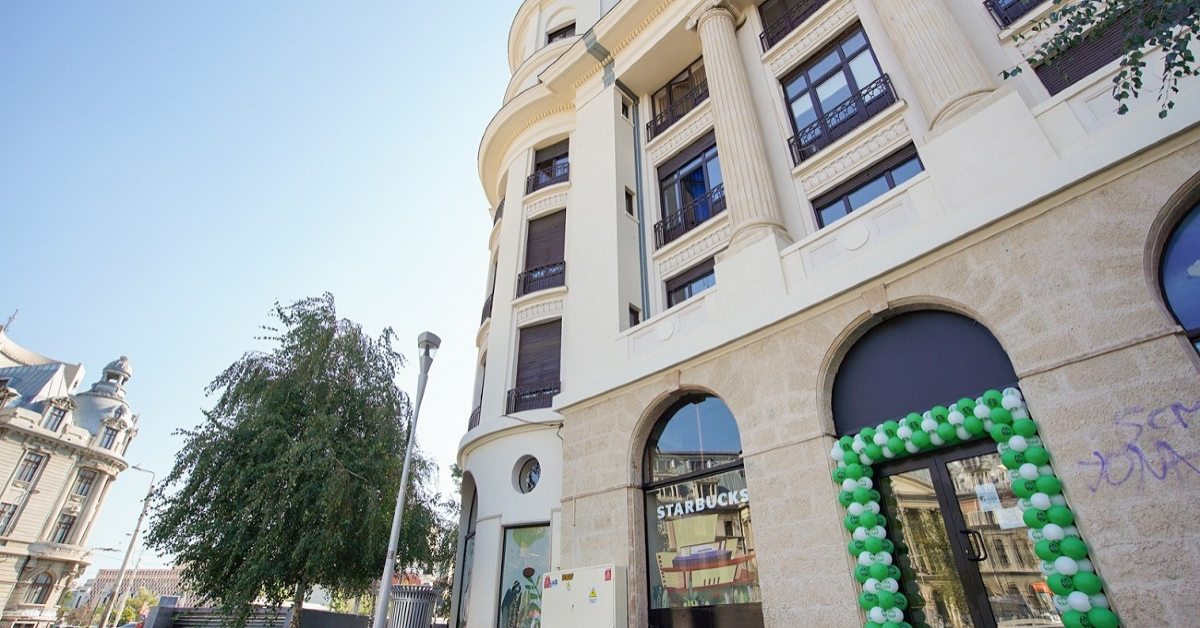 Starbucks deschide o nouă cafenea stradală în București 
