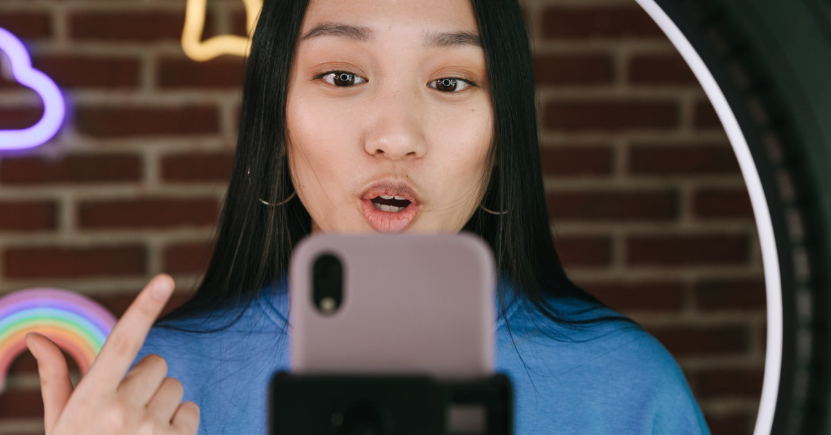 Trenduri în piața de influencer marketing în 2022: brandurile se adaptează schimbărilor, iar influencerii generează un alt tip de conținut 