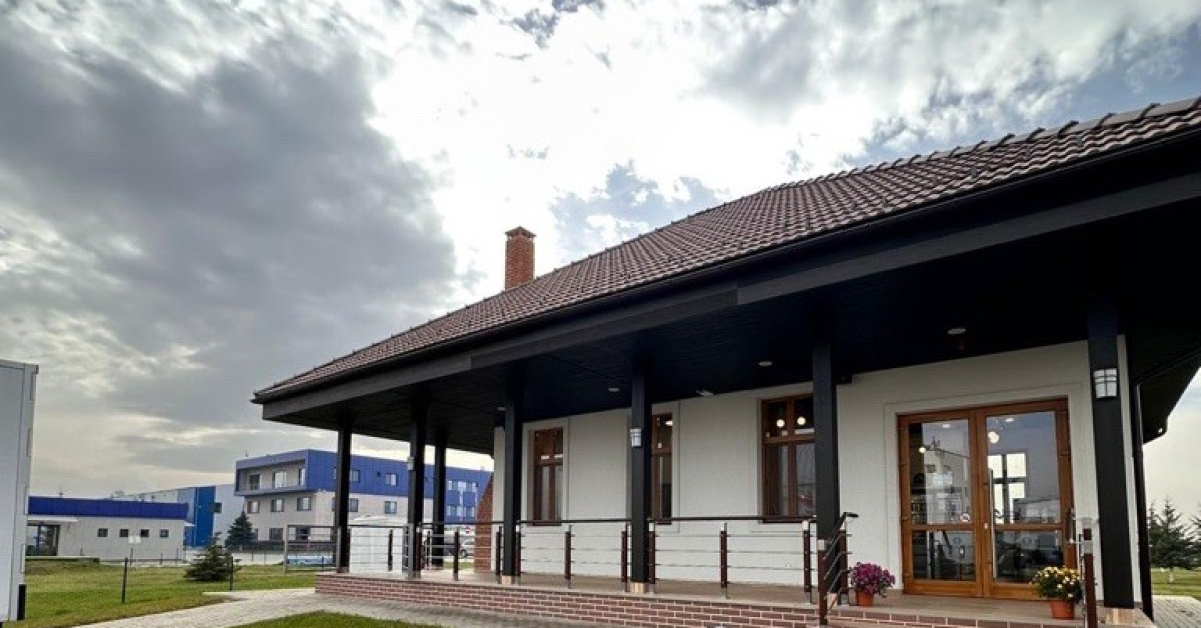 Grecii de la Olympus deschid primul magazin propriu din România
