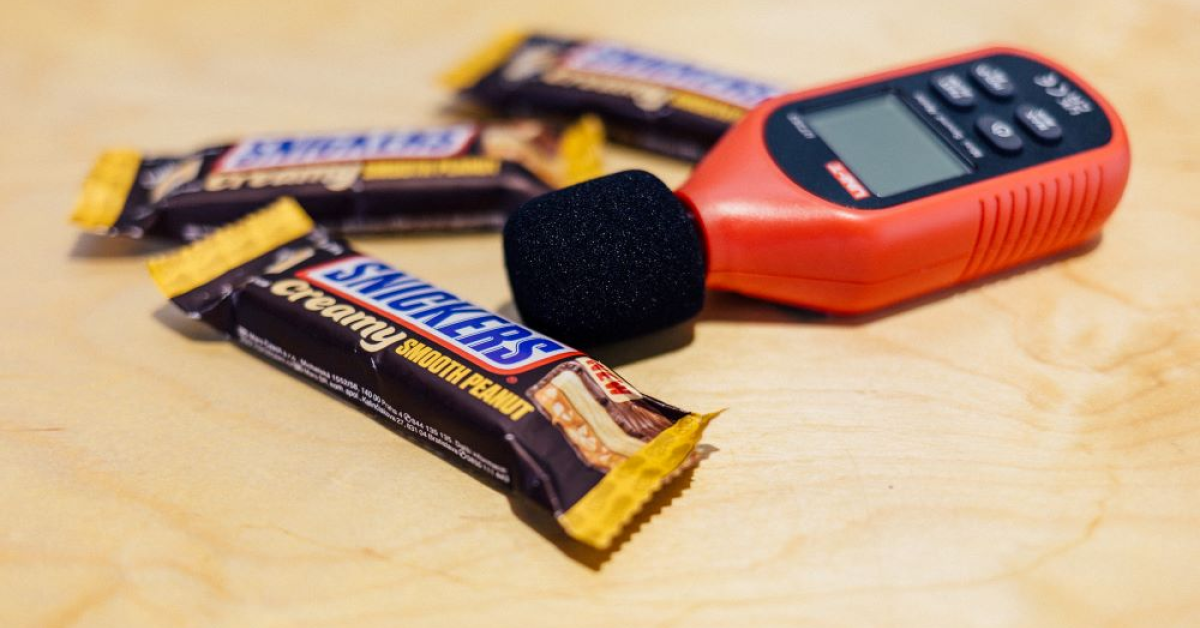 Snickers lansează un nou baton de ciocolată. Ce conține acesta 