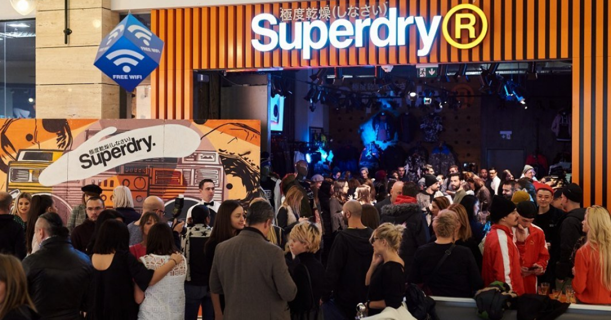 Superdrym, brand britanic de moda, intra pe piata din Romania