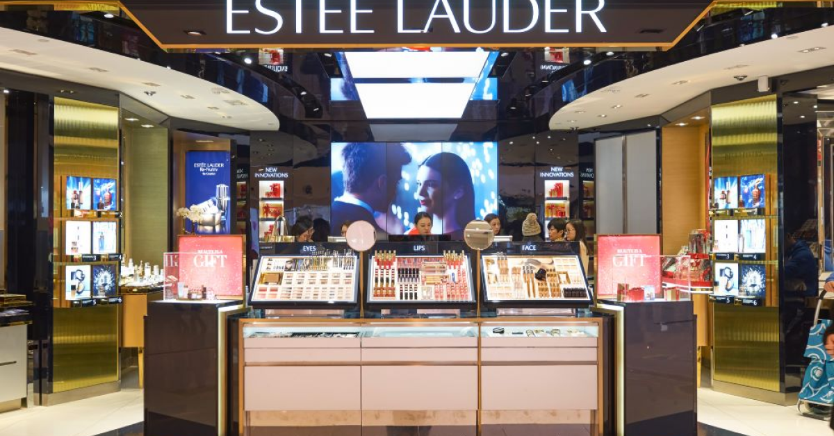 Estée Lauder va reduce peste 3.000 de locuri de muncă din cauza scăderii vânzărilor 