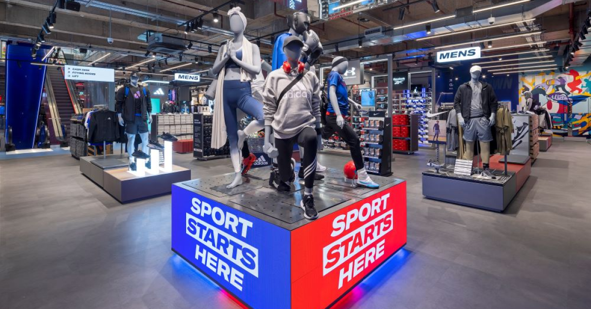 Sports Direct, în România. Cel mai mare retailer sportiv din Marea Britanie a deschis un magazin într-un mall din țară