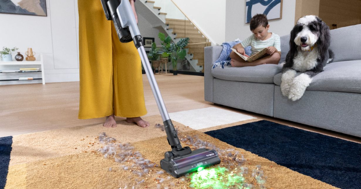 Românilor le place să facă curățenie smart: creștere semnificativă a aspiratoarelor Tineco