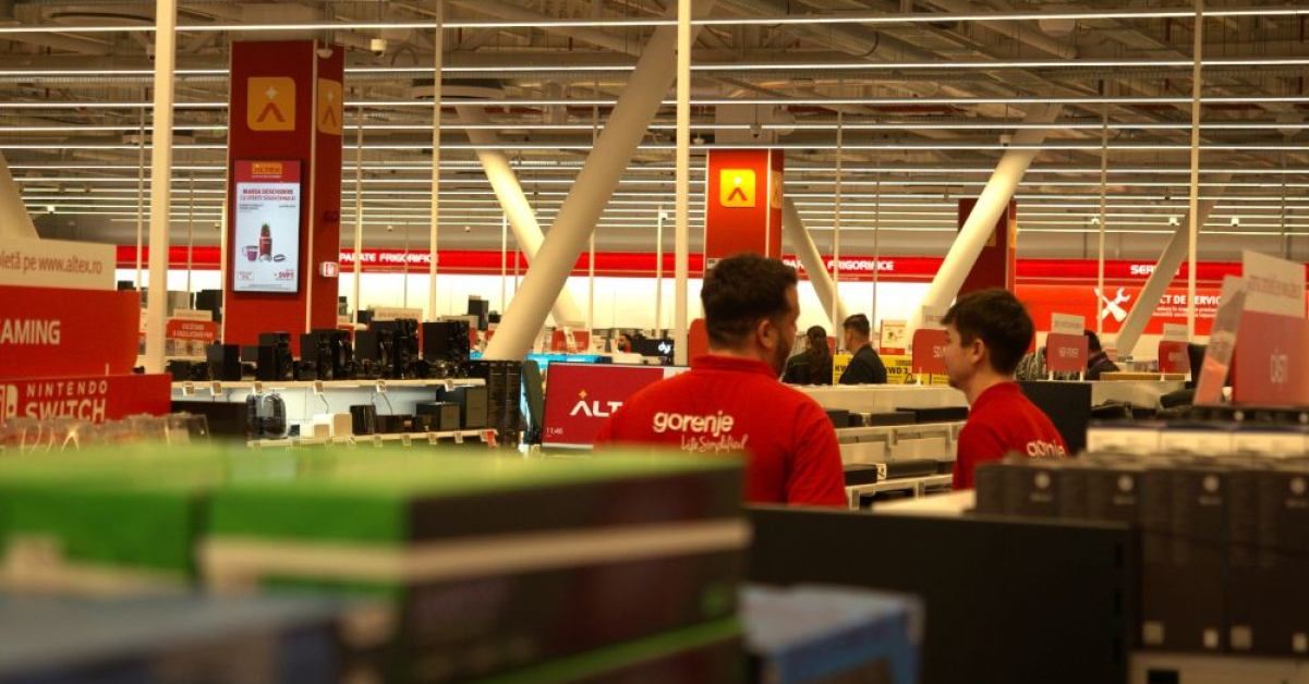 Altex deschide un nou magazin de mari dimensiuni și introduce și o gamă de bucătării