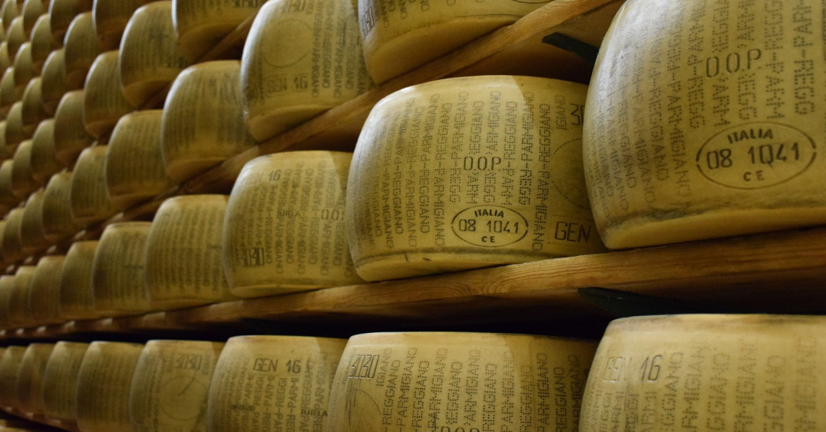 Producția de Grana Padano a crescut pe timpul pandemiei. Aproape 3 milioane de roți de brânză vândute, în Italia 