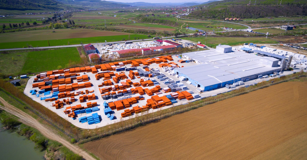 Creștere record cu 55% a cifrei de afaceri a Grupului TeraPlast și cu 50% a profitului net în 2021