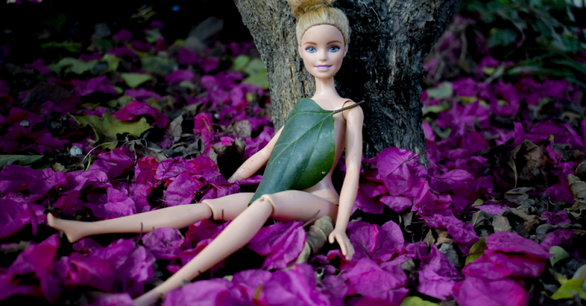 Kendra Scott lansează a doua colecție capsulă de bijuterii inspirată de Barbie