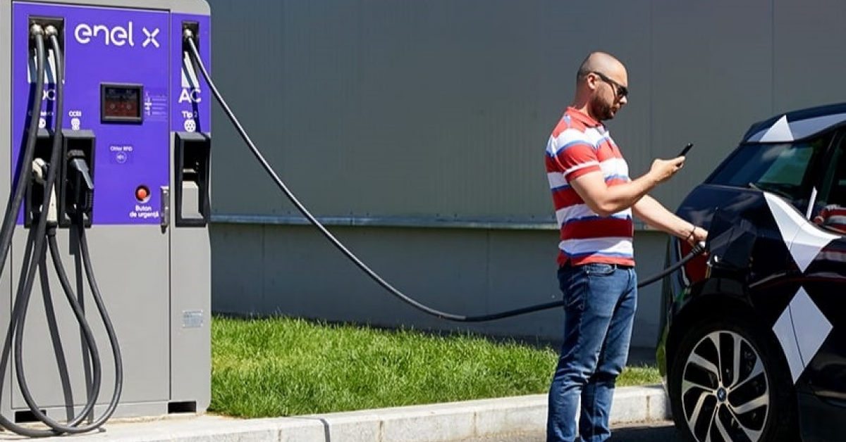 Enel X România a instalat 72 de puncte de încărcare pentru vehiculele electrice la supermarketurile Mega Image din București și în alte patru județe
