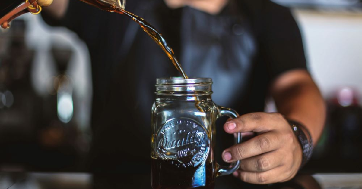 Urmează scumpiri și la cafea. Cu cât va crește prețul unuia dintre produsele preferate de români  