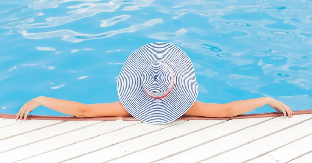 Cum să alegi cele mai potrivite deodorante și creme SPF fără microplastic și fără aluminiu