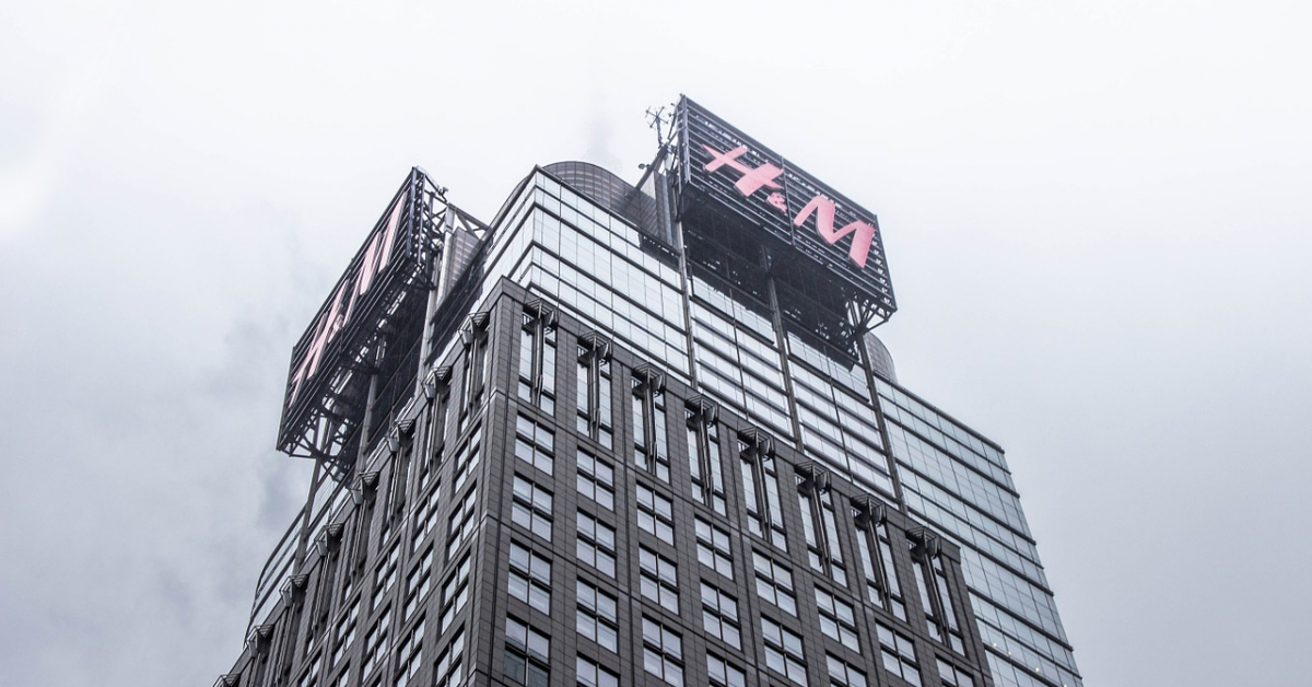 Magazine H&M închise forțat în China, în urma unui boicot după ce retailerul a refuzat să mai folosească bumbacul din Xinjiang