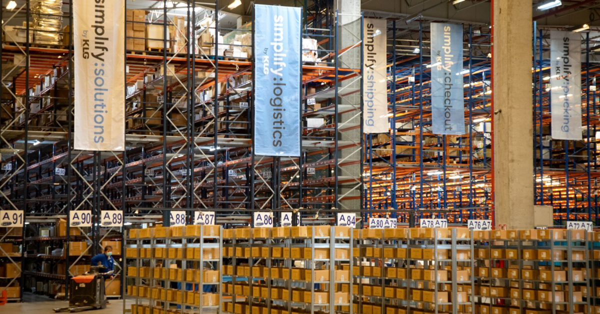 Simplify, sistemul de business pentru magazinele online, își extinde operațiunile logistice și deschide un nou centru de e-fulfillment la Cluj