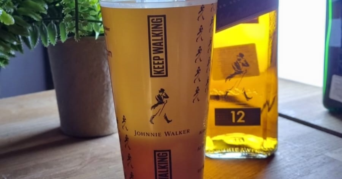  Johnnie Walker introduce pahare reutilizabile din plastic 100% reciclabil, pentru a acoperi 28 de evenimente muzicale din România